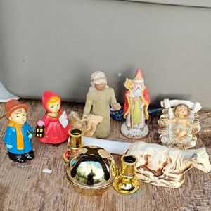 Assorted Gold and Cream Holiday Home Accents Set